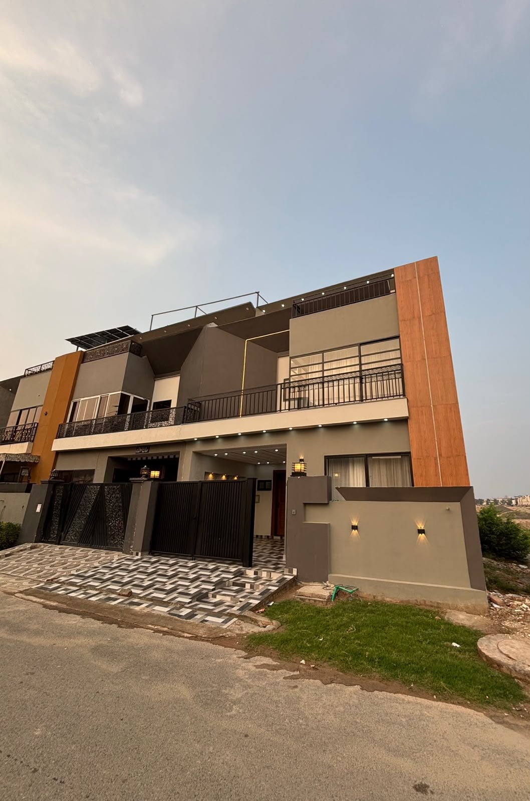 5.33 Marla Semi-Furnished House for Sale in Manik Block